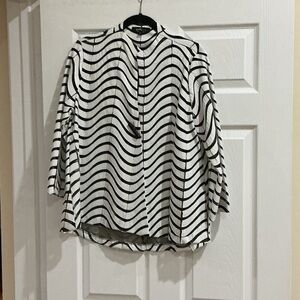Yushi Wavy Stripe Button-Front Blouse no marks but has been worn several times
